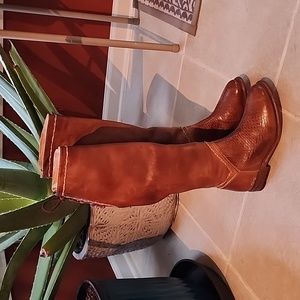 BedStu Manchester size 8 1/2, never worn. Retails for $325.